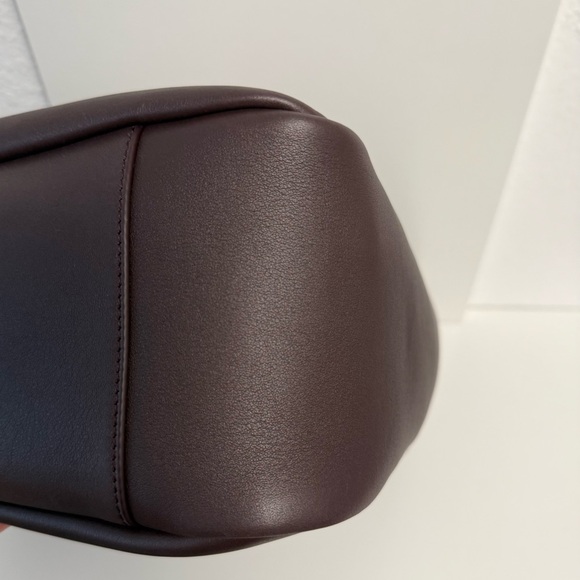 SAINT LAURENT Large Le 5 A 7 Soft Hobo in
Raisin - Picture 8 of 12